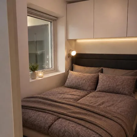 Apartment With Northern Lights And Reindeer Outside The Door *